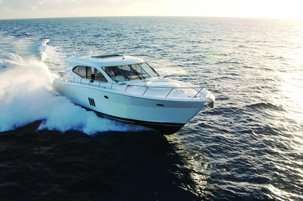 Maritimo C60 Sports Cabriolet shows its form.  © SW